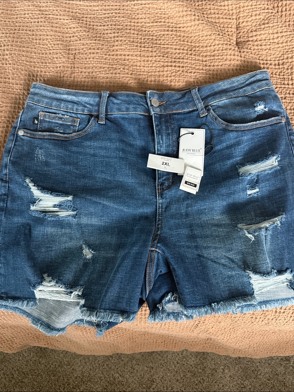 Judy Blue medium blue distressed mid rise Jean shorts 2XL NWT